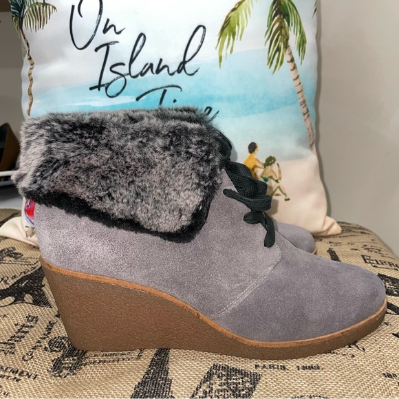 Cole Haan Coralie Wedge Waterproof Suede Gray /Faux Fur Boot Size 10.5B - Picture 6 of 12